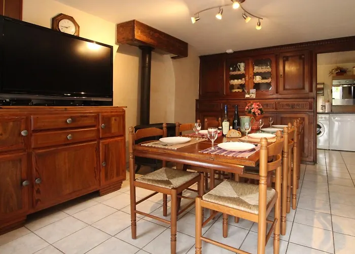 Hébergement de vacances Chamalières-sur-loire, 5 Pièces, 8 Personnes - Fr-1-582-1